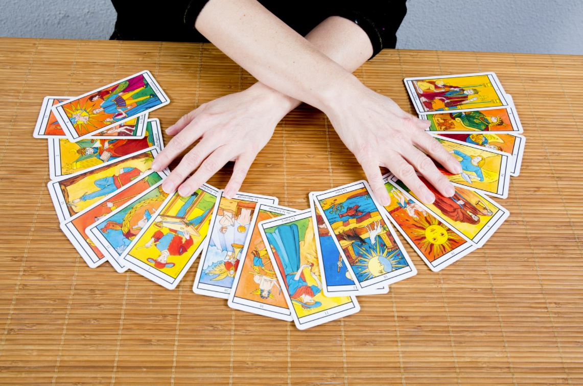 Past Life Tarot Spread to Help your Life - Psychic Cards