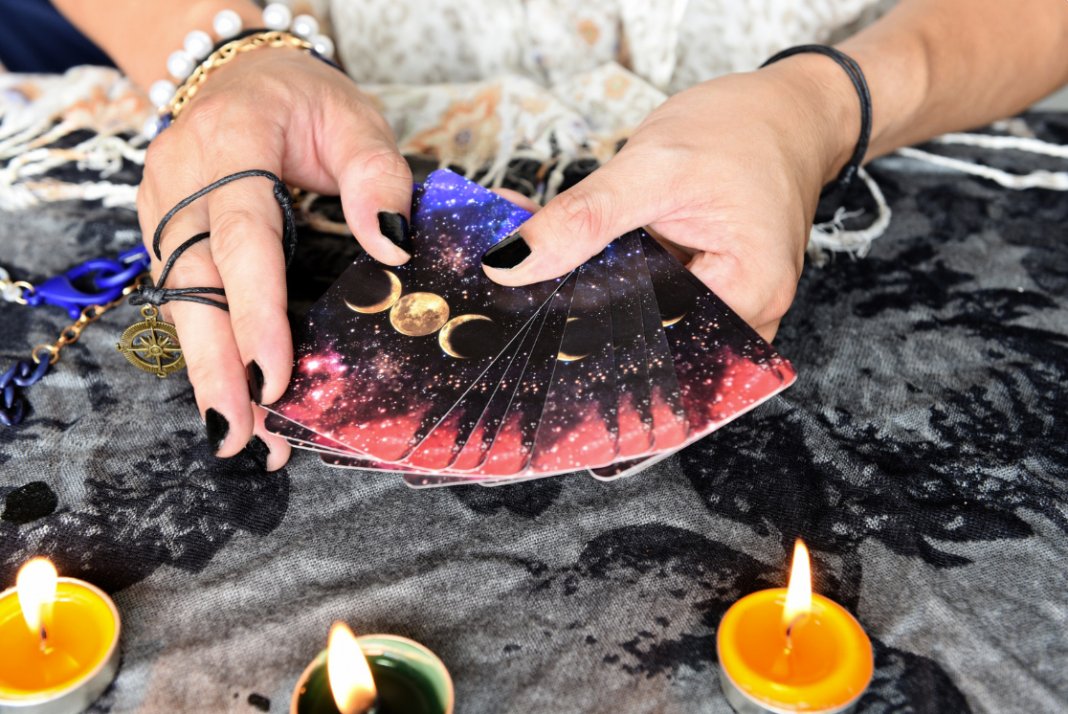 Using Candle Light to Cleanse Your Cards Using Candle Light to Cleanse Your Cards